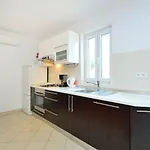 Ante-2 By Interhome شقة